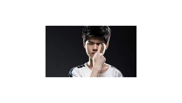 英雄联盟战队风云录：荣耀与挑战并存